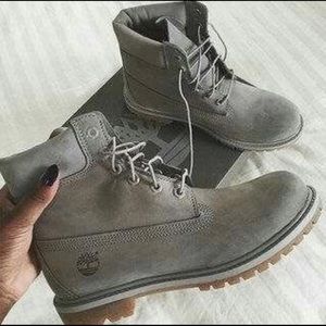 Gray timberlands